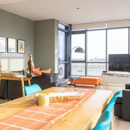 Guestready - Enchanting Views From Millenium Tower Apartment Dublin Bagian luar foto