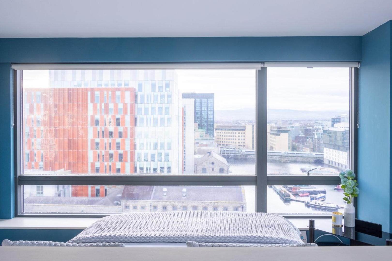 Guestready - Enchanting Views From Millenium Tower Apartment Dublin Bagian luar foto