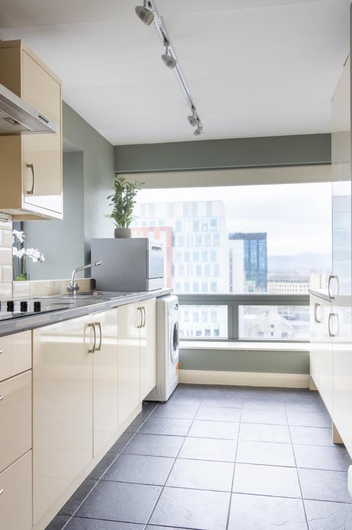 Guestready - Enchanting Views From Millenium Tower Apartment Dublin Bagian luar foto