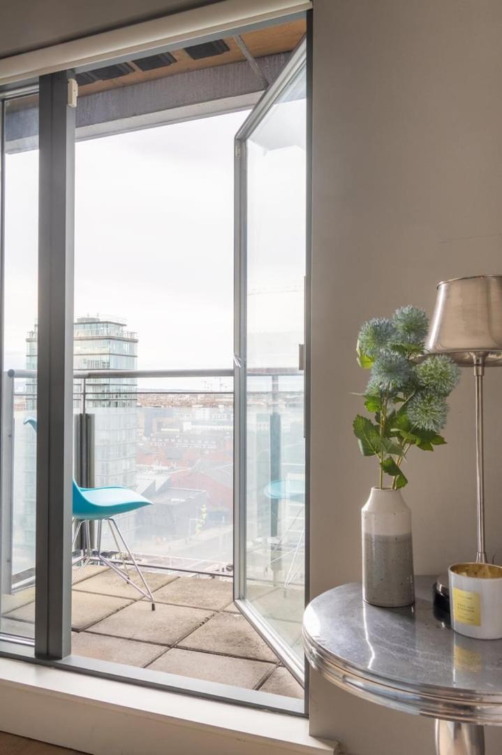 Guestready - Enchanting Views From Millenium Tower Apartment Dublin Bagian luar foto