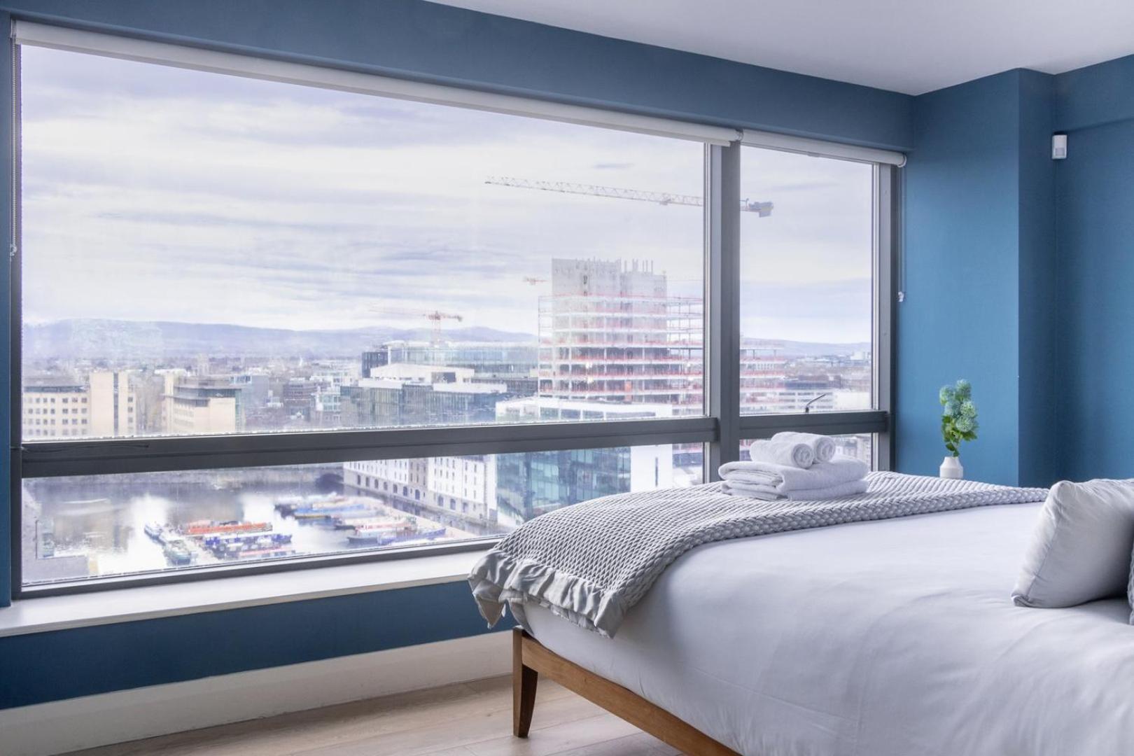 Guestready - Enchanting Views From Millenium Tower Apartment Dublin Bagian luar foto