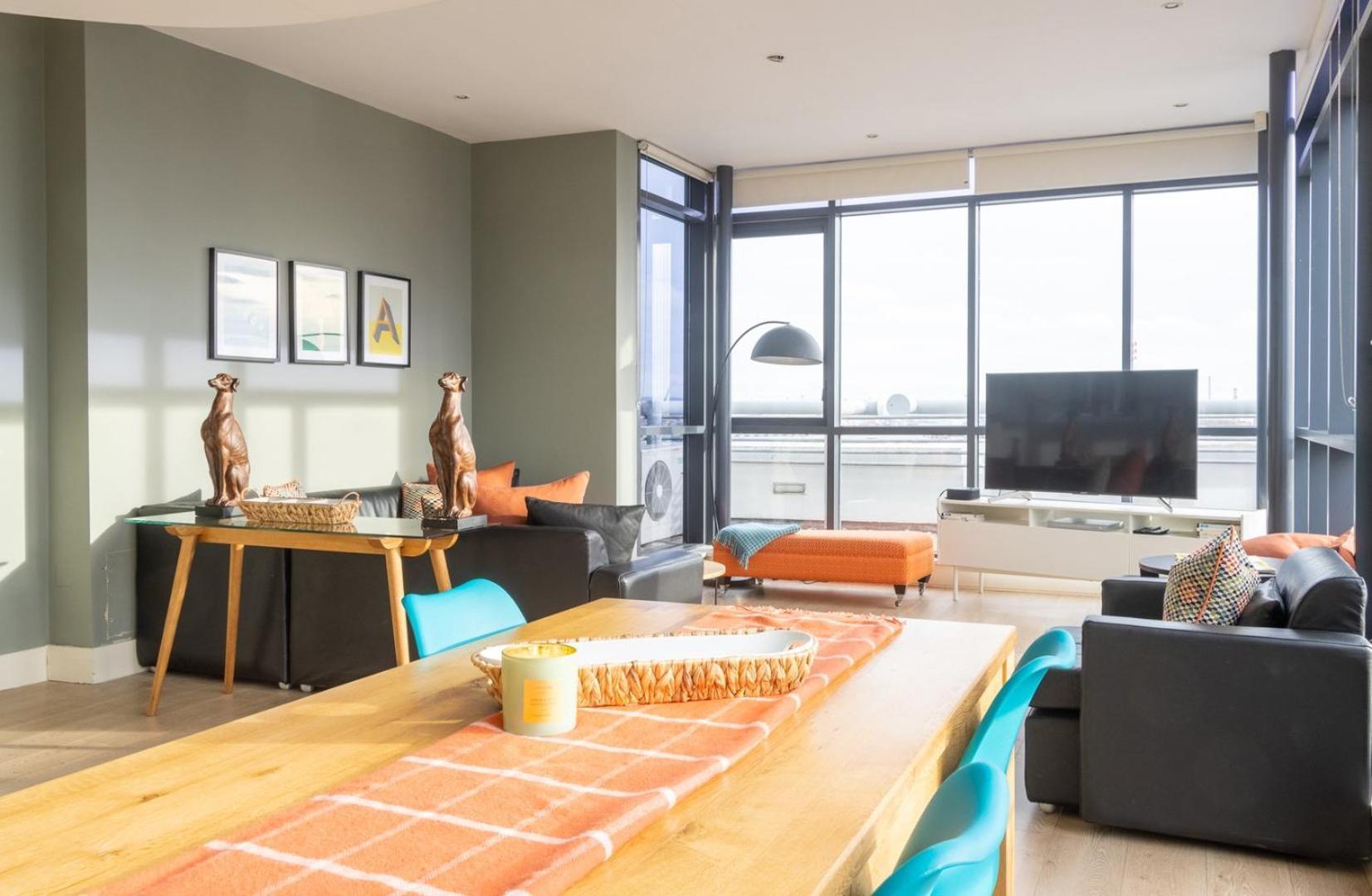 Guestready - Enchanting Views From Millenium Tower Apartment Dublin Bagian luar foto