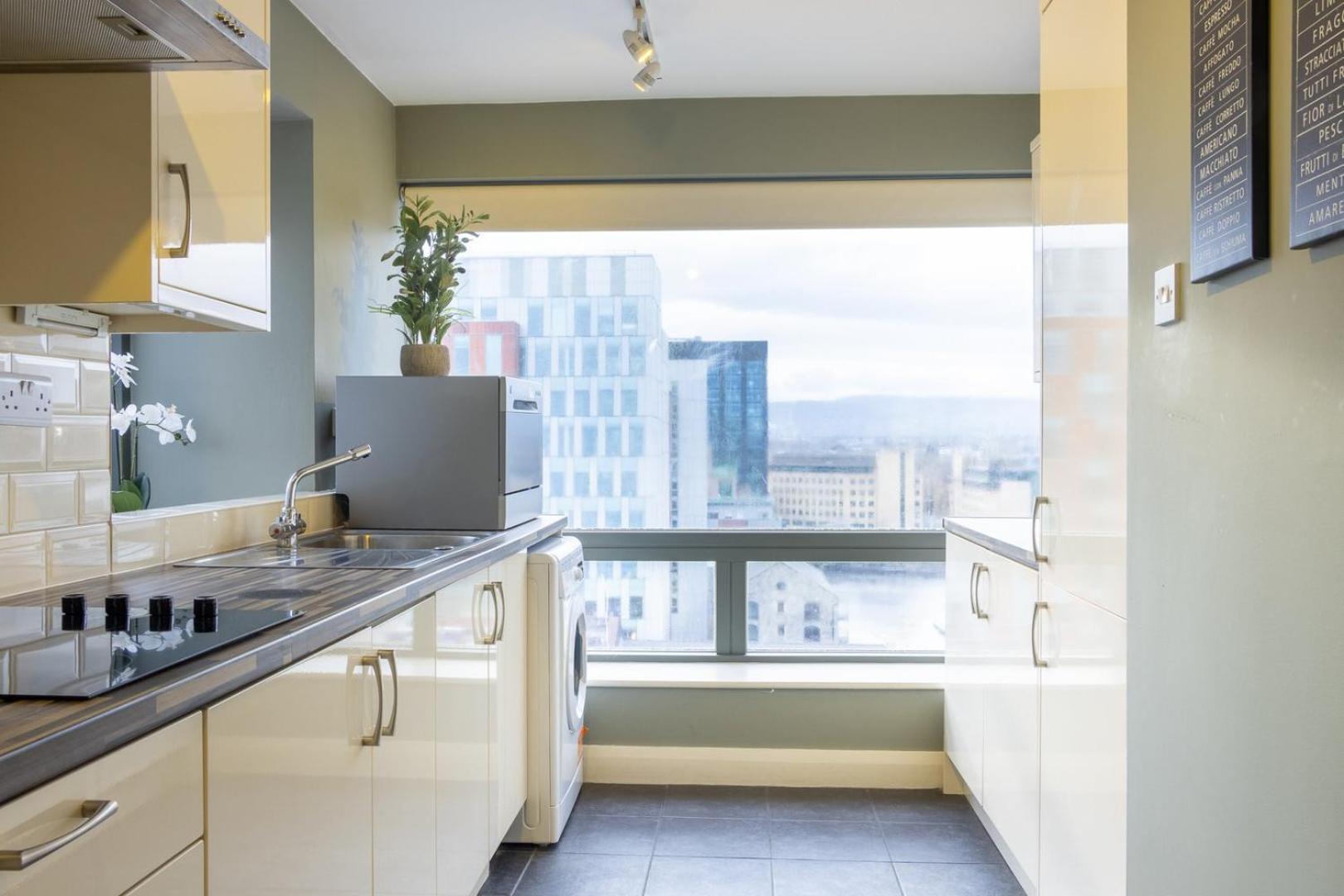 Guestready - Enchanting Views From Millenium Tower Apartment Dublin Bagian luar foto