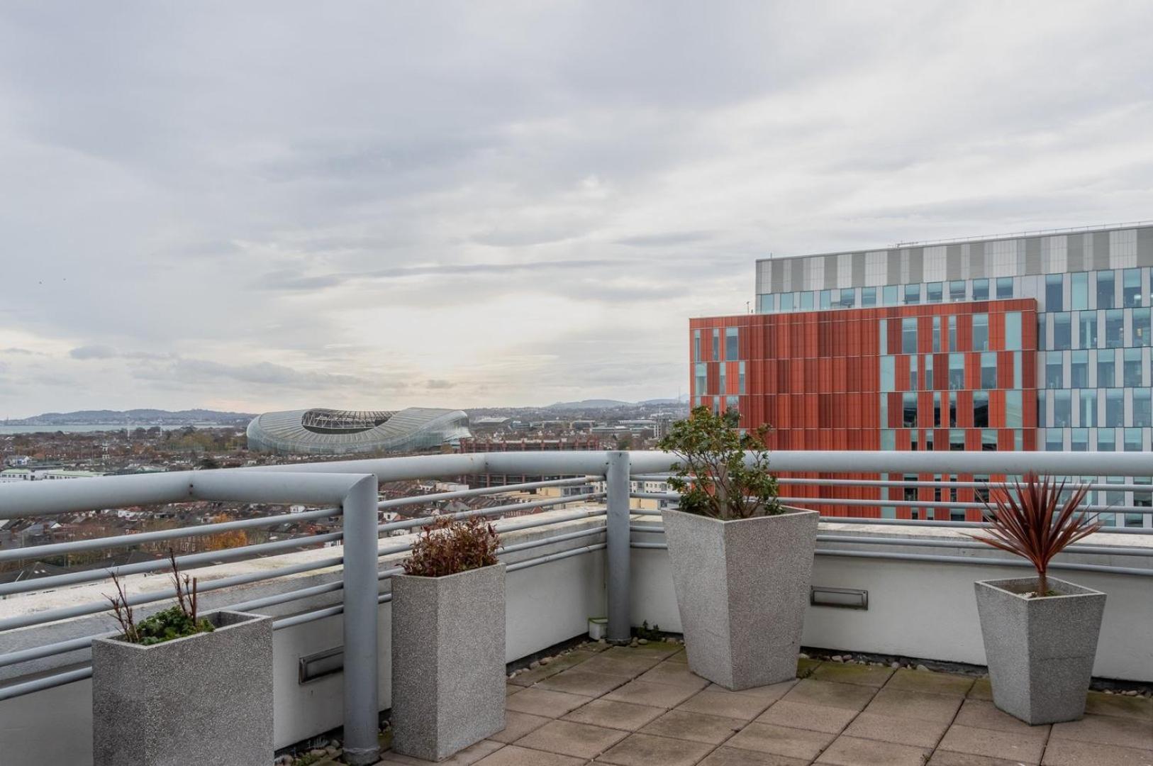 Guestready - Enchanting Views From Millenium Tower Apartment Dublin Bagian luar foto